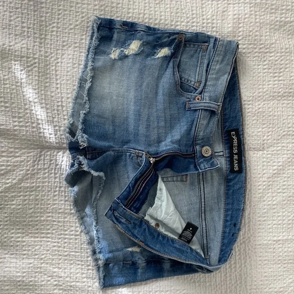 Womens Express Jean shorts - Picture 3 of 3